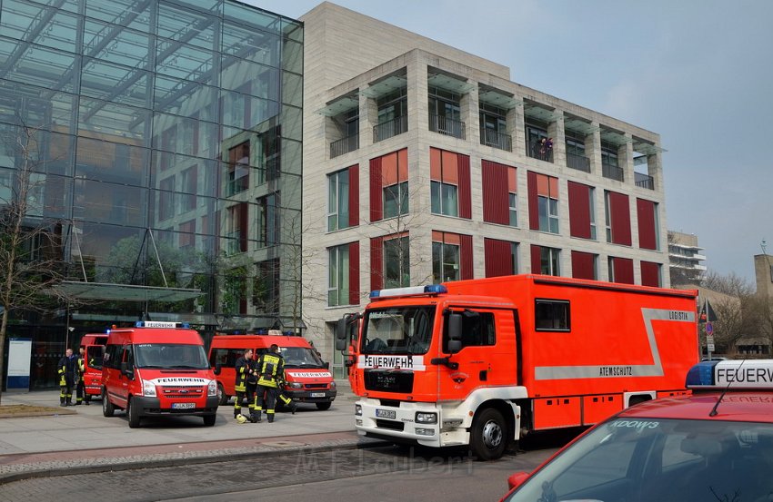 Feuer 5 Uni Klinik Bettenhaus Koeln Lindenthal Kerpenerstr P11.JPG